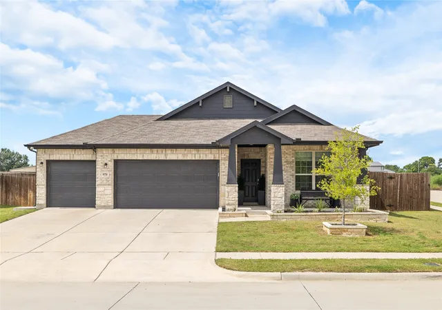 Homes for sale in Van Alstyne, TX | 970 Hurstwood Dr, Van Alstyne, TX 75495 | MLS# 21315772