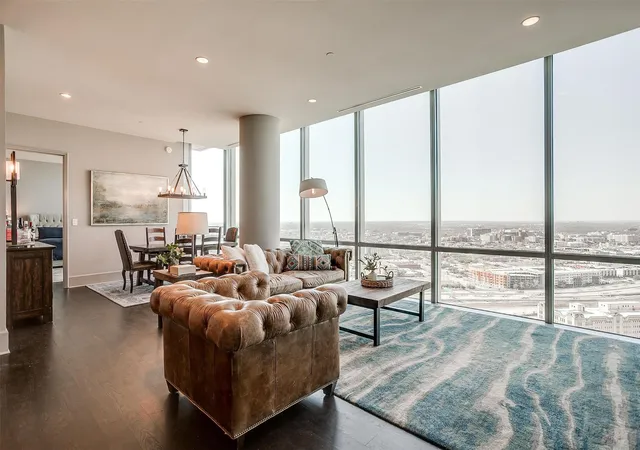 2nd image of 1301 Throckmorton St #2505, Fort Worth, TX 76102 | MLS# 21315773