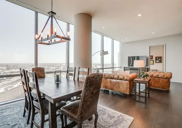 4th image of 1301 Throckmorton St #2505, Fort Worth, TX 76102 | MLS# 21315773