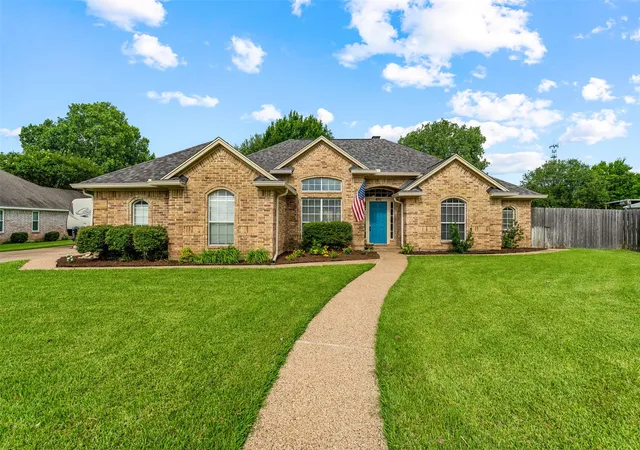 Homes for sale in Robinson, TX | 490 Dal Paso Dr, Robinson, TX 76706 | MLS# 21315526