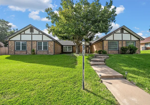 Homes for sale in Woodway, TX | 8202 Whippoorwill Dr, Woodway, TX 76712 | MLS# 21315039