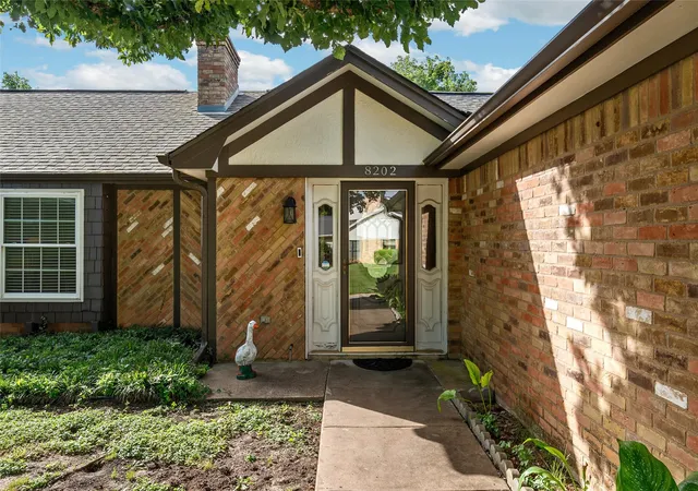 Homes for sale in Woodway, TX | 8202 Whippoorwill Dr, Woodway, TX 76712 | MLS# 21315039