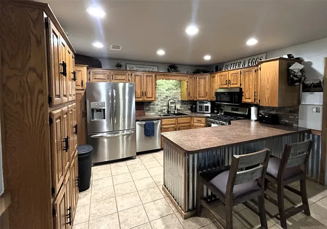 Photo 4 of Single family home for sale at 3779 Farm Road 1499, Paris, TX 75460 | MLS# 21315965 | Listing updated on 2026-07-09