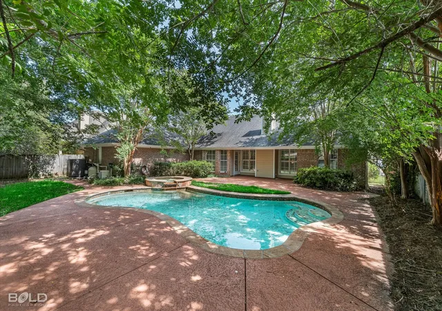 Photo 2 of Single family home for sale at 444 Grand Oaks Dr, Shreveport, LA 71106 | MLS# 21307589 | Listing updated on 2026-08-22
