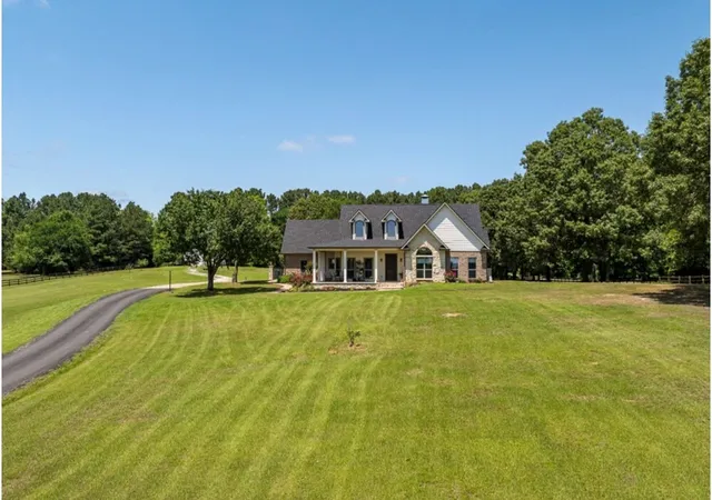 Homes for sale in Athens, TX | 106 Timber Hill, Athens, TX 75751 | MLS# 21316017