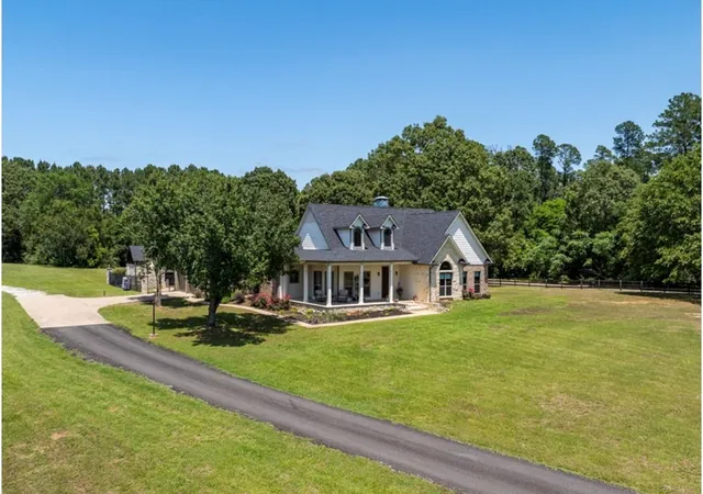 Homes for sale in Athens, TX | 106 Timber Hill, Athens, TX 75751 | MLS# 21316017