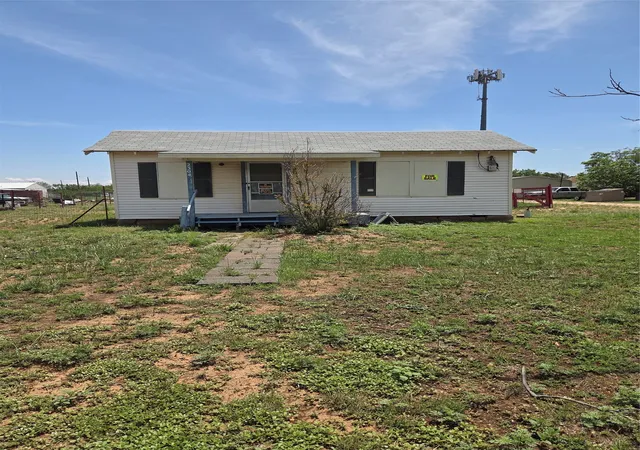 Photo 1 of Sale Pending at 2304 Avenue I, Snyder, TX 79549 | MLS# 21315946 | Listing updated on 2026-07-07