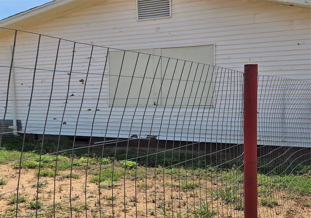 Photo 4 of Sale Pending at 2304 Avenue I, Snyder, TX 79549 | MLS# 21315946 | Listing updated on 2026-07-07