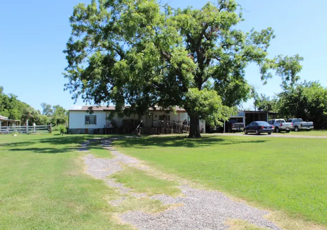 Photo 1 of Single family home for sale at 118 Rommel Ct, Springtown, TX 76082 | MLS# 21309853 | Listing updated on 2026-08-24