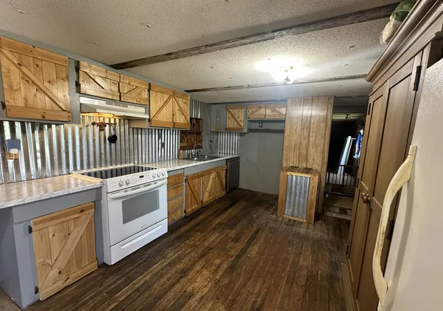 Photo 3 of Single family home for sale at 118 Rommel Ct, Springtown, TX 76082 | MLS# 21309853 | Listing updated on 2026-08-24