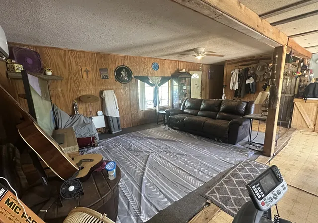 Photo 3 of Single family home for sale at 118 Rommel Ct, Springtown, TX 76082 | MLS# 21309853 | Listing updated on 2026-08-24