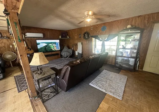 Photo 4 of Single family home for sale at 118 Rommel Ct, Springtown, TX 76082 | MLS# 21309853 | Listing updated on 2026-08-24