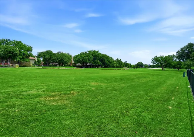 3rd image of 562 Timber Ridge Dr, Trophy Club, TX 76262 | MLS# 21300908