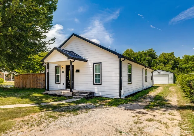 Photo 1 of Sale Pending at 2805 Springdale Rd, Fort Worth, TX 76111 | MLS# 21316099 | Listing updated on 2026-07-21