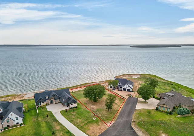 Photo 1 of Sale Pending at 1548 Shoreline Dr, Kemp, TX 75143 | MLS# 21316119 | Listing updated on 2026-09-29