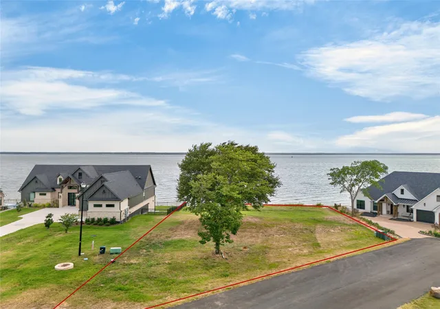 Photo 2 of Sale Pending at 1548 Shoreline Dr, Kemp, TX 75143 | MLS# 21316119 | Listing updated on 2026-09-29