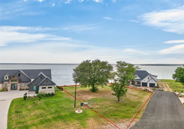 Photo 3 of Sale Pending at 1548 Shoreline Dr, Kemp, TX 75143 | MLS# 21316119 | Listing updated on 2026-09-29