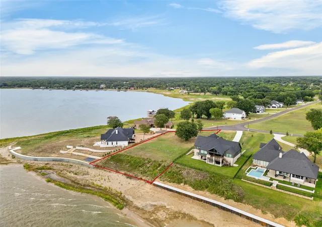 Photo 4 of Sale Pending at 1548 Shoreline Dr, Kemp, TX 75143 | MLS# 21316119 | Listing updated on 2026-09-29