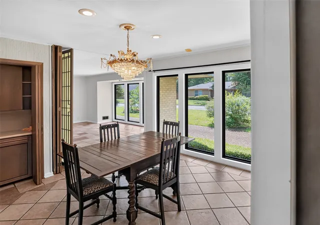 Photo 4 of Single family home for sale at 1911 Harrison Ave, Paris, TX 75460 | MLS# 21284150 | Listing updated on 2026-08-27
