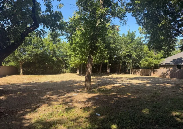 Photo 3 of Sale Pending at 0 Henrietta St, Waxahachie, TX 75165 | MLS# 21316137 | Listing updated on 2026-08-22
