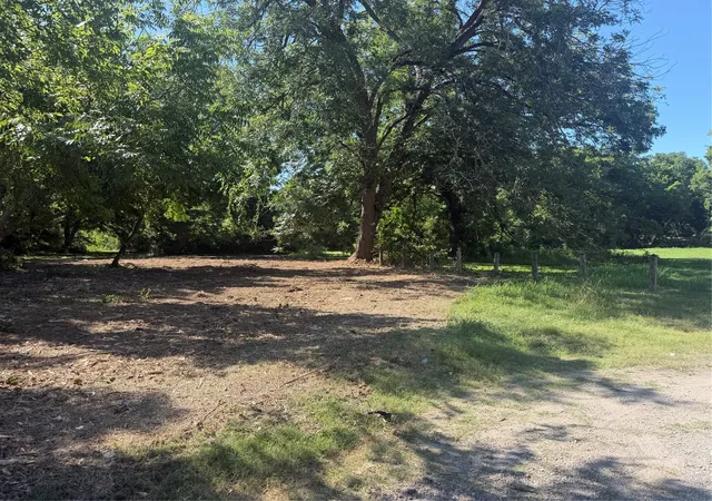 Photo 4 of Land for sale at 0 Will St, Waxahachie, TX 75165 | MLS# 21316110 | Listing updated on 2026-10-07