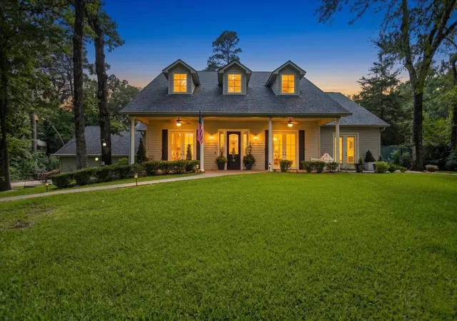 Homes for sale in Hideaway, TX | 1436 Lakeshore Dr, Hideaway, TX 75771 | MLS# 21316215