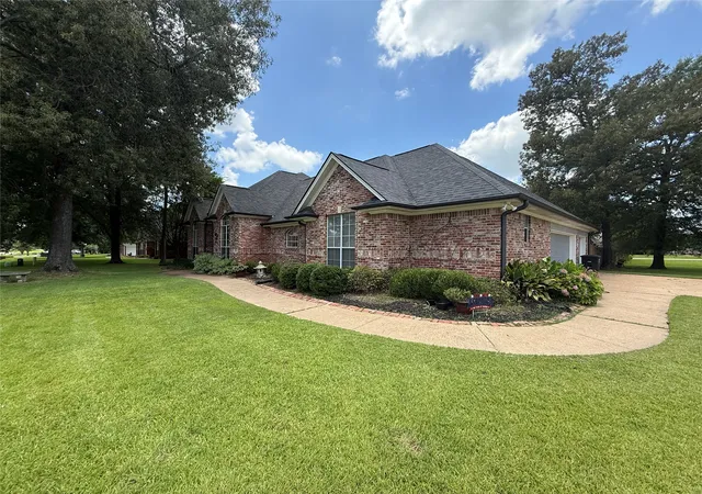 Homes for sale in Haughton, LA | 2100 Forest Hills Blvd, Haughton, LA 71037 | MLS# 21316280