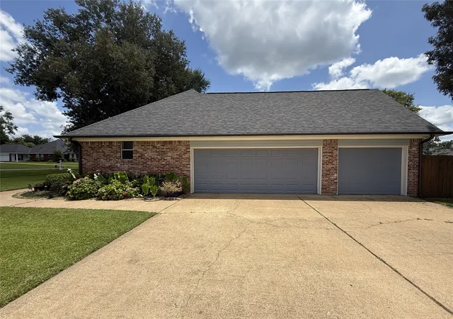 Homes for sale in Haughton, LA | 2100 Forest Hills Blvd, Haughton, LA 71037 | MLS# 21316280