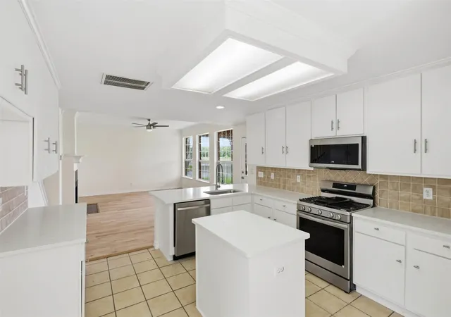 Photo 4 of Single family home for sale at 1282 Bradford Dr, Coppell, TX 75019 | MLS# 21291119 | Listing updated on 2026-07-19