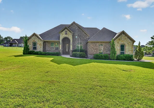 Homes for sale in Weatherford, TX | 197 Ellis Creek Dr, Weatherford, TX 76085 | MLS# 21314548