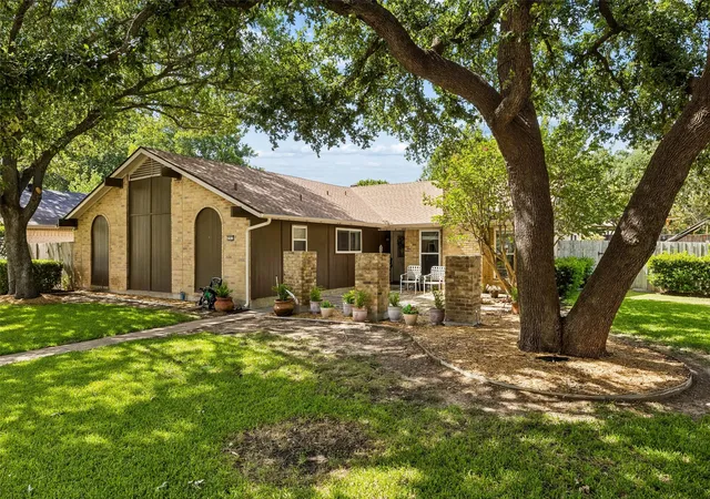 Homes for sale in Richardson, TX | 1913 Richland Dr, Richardson, TX 75081 | MLS# 21316314
