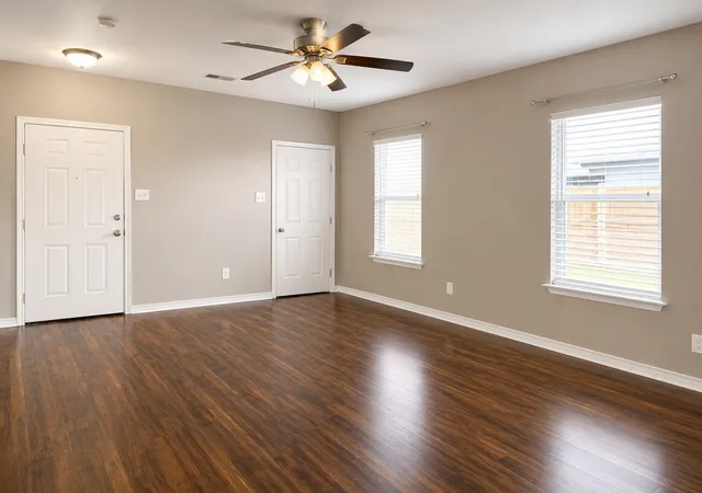 Homes for sale in Bonham, TX | 719 E 6Th St, Bonham, TX 75418 | MLS# 21315951