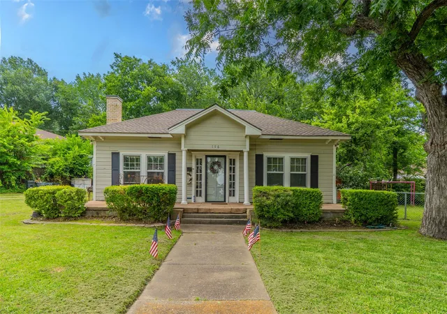 Photo 1 of Single family home for sale at 106 Walnut St, Terrell, TX 75160 | MLS# 21315690 | Listing updated on 2026-08-20