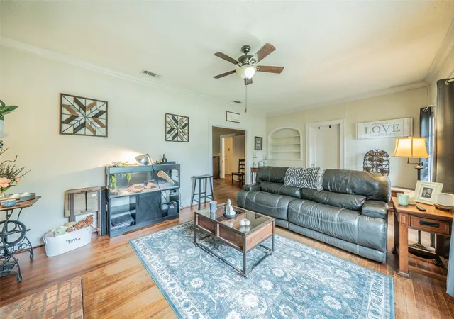 Photo 3 of Single family home for sale at 106 Walnut St, Terrell, TX 75160 | MLS# 21315690 | Listing updated on 2026-08-20