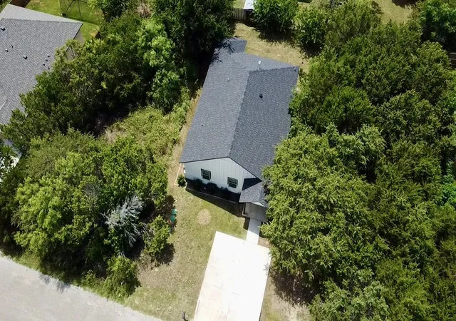 Photo 2 of Single family home for sale at 819 Arkansas River Dr, Granbury, TX 76048 | MLS# 21315478 | Listing updated on 2026-08-22