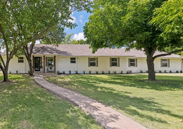 Photo 1 of Sale Pending at 2601 Sherri Ln, Flower Mound, TX 75028 | MLS# 21316392 | Listing updated on 2026-08-28