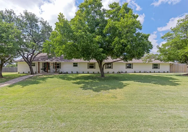 Photo 2 of Sale Pending at 2601 Sherri Ln, Flower Mound, TX 75028 | MLS# 21316392 | Listing updated on 2026-08-28