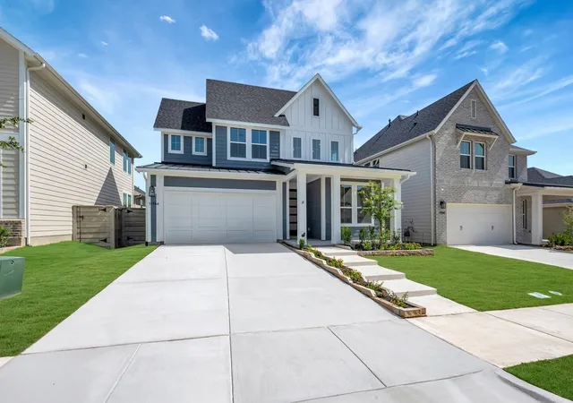 Photo 2 of Single family home for sale at 11744 Edgewood Dr, Justin, TX 76247 | MLS# 21316352 | Listing updated on 2026-10-29