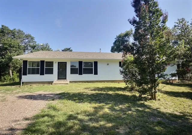 Photo 2 of Single family home for sale at 4078 Fm121, Van Alstyne, TX 75495 | MLS# 21315116 | Listing updated on 2026-08-26