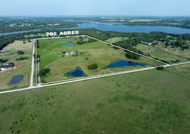 Homes for sale in Collinsville, TX | 360 Pop Noah Rd, Collinsville, TX 76233 | MLS# 21315751
