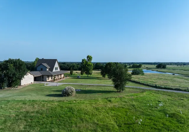 Homes for sale in Collinsville, TX | 360 Pop Noah Rd, Collinsville, TX 76233 | MLS# 21315751