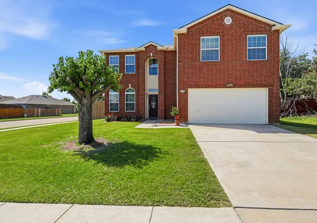 Photo 2 of Single family home for sale at 8012 Clear River Ln, Denton, TX 76210 | MLS# 21316117 | Listing updated on 2026-08-31