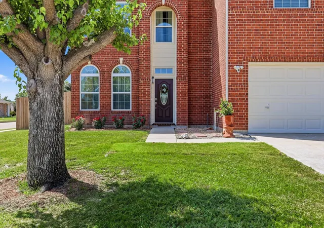 Photo 3 of Single family home for sale at 8012 Clear River Ln, Denton, TX 76210 | MLS# 21316117 | Listing updated on 2026-08-31