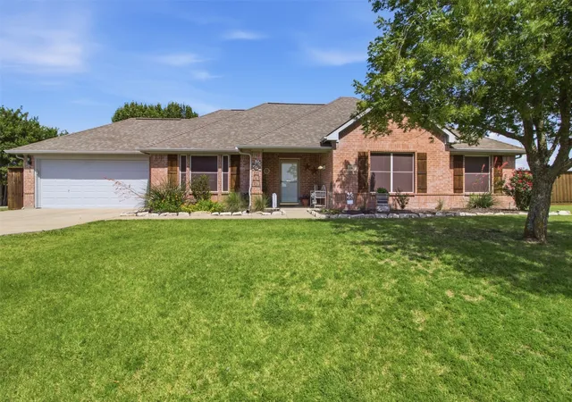 Photo 2 of Single family home for sale at 2912 Thousand Oaks Dr, Anna, TX 75409 | MLS# 21316463 | Listing updated on 2026-09-30