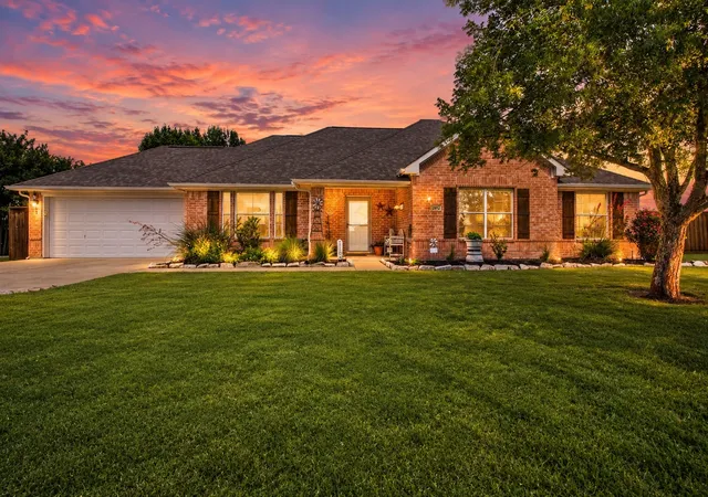 Photo 1 of Single family home for sale at 2912 Thousand Oaks Dr, Anna, TX 75409 | MLS# 21316463 | Listing updated on 2026-09-30