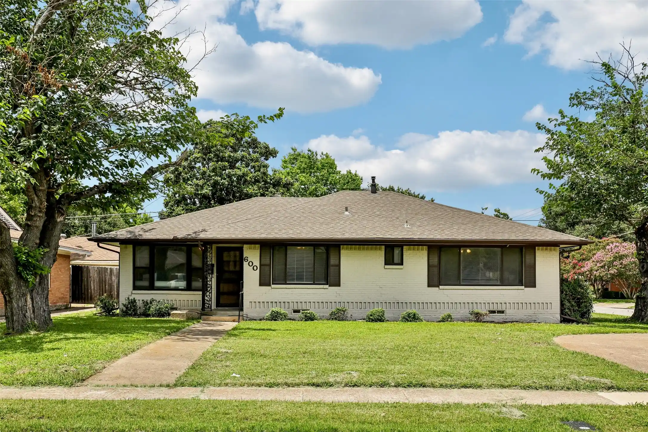 Photo 1 of Single family home for sale at 600 Westwood Dr, Richardson, TX 75080 | MLS# 21316522 | Listing updated on 2026-10-28