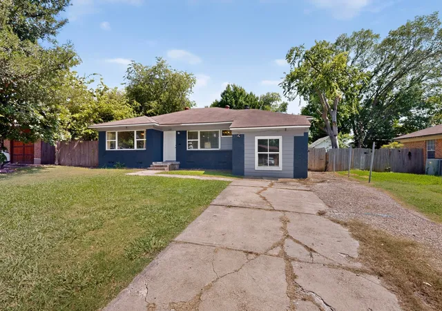 2nd image of 2310 Costa Mesa Dr, Dallas, TX 75228 | MLS# 21290547