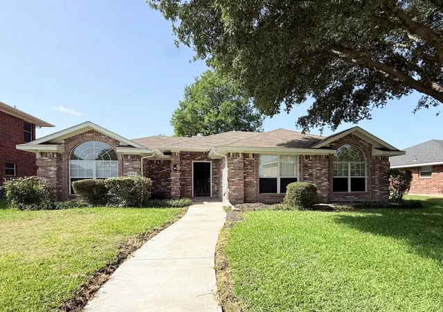 Homes for sale in Rowlett, TX | 8418 Coventry Dr, Rowlett, TX 75089 | MLS# 21316576