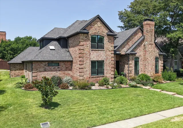 Photo 2 of Single family home for sale at 2121 Clearspring Dr S, Irving, TX 75063 | MLS# 21316478 | Listing updated on 2026-08-31