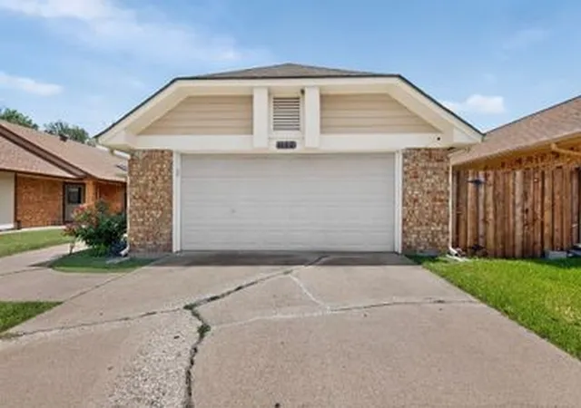 Photo 3 of Sale Pending at 1157 Meadow Park Ln, Grand Prairie, TX 75052 | MLS# 21316611 | Listing updated on 2026-08-28